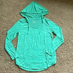 Old Navy Active Long Sleeve Hooded Tunic in green